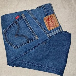 Levi’s Ribcage Straight